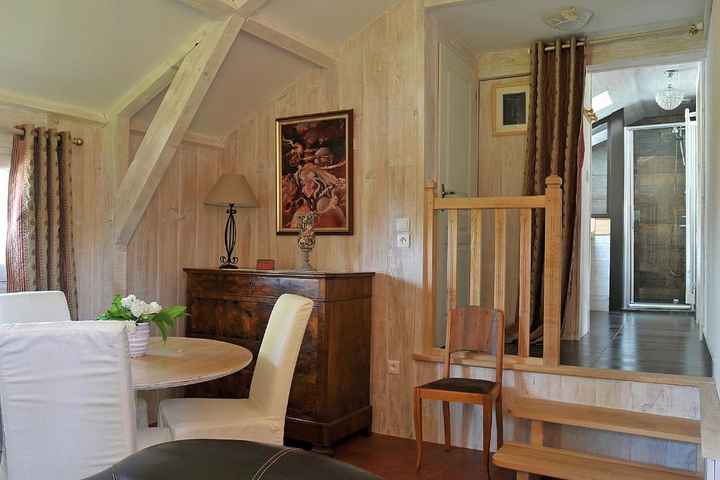 Bed and Breakfast La Belle Epoque Sansac-de-Marmiesse Zimmer foto